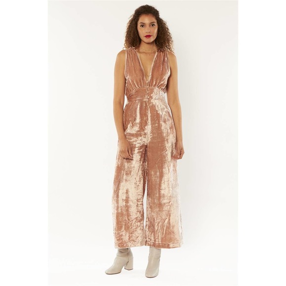 Amuse Society Velvet Jumpsuit Large Pink Wide Leg V-Neck Night And Daze Jumper - Picture 14 of 15